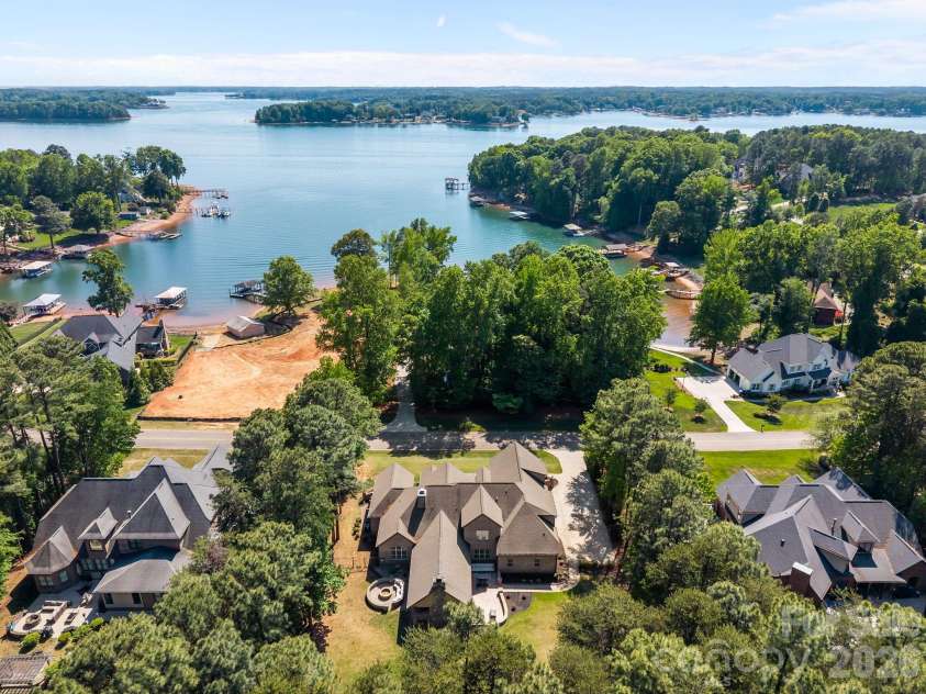 320 Barber Loop, Mooresville, NC 28117.  MLS# CAR4373221, YatesRealty ID 15292. 