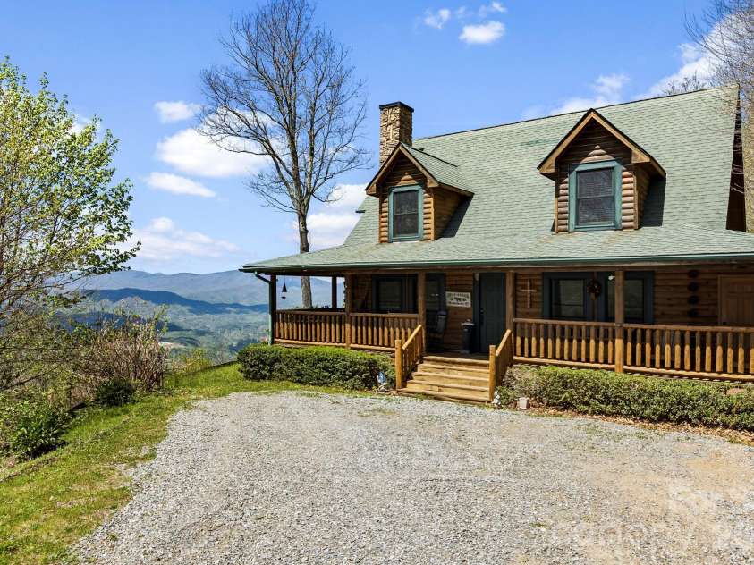 195 Justin Ridge, Clyde, NC 28721.  MLS# CAR4372962, YatesRealty ID 15293. 