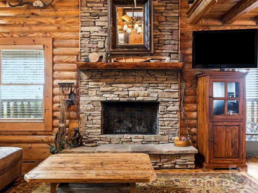 195 Justin Ridge, Clyde, NC 28721.  MLS# CAR4372962, YatesRealty ID 15293. 