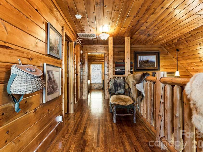 195 Justin Ridge, Clyde, NC 28721.  MLS# CAR4372962, YatesRealty ID 15293. 
