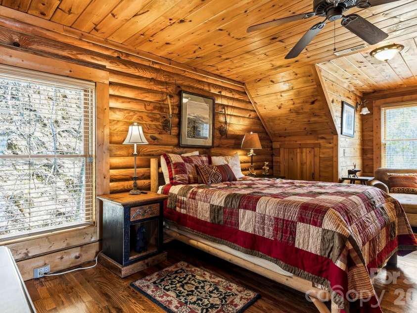 195 Justin Ridge, Clyde, NC 28721.  MLS# CAR4372962, YatesRealty ID 15293. 