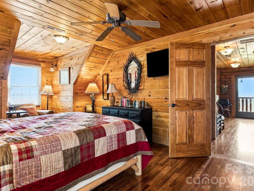 195 Justin Ridge, Clyde, NC 28721.  MLS# CAR4372962, YatesRealty ID 15293. 