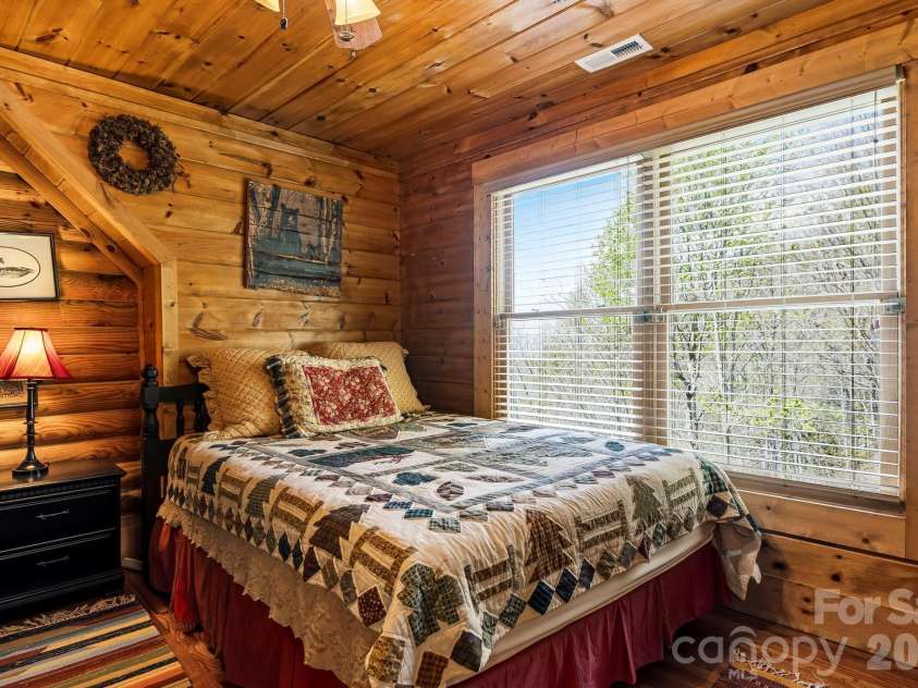 195 Justin Ridge, Clyde, NC 28721.  MLS# CAR4372962, YatesRealty ID 15293. 