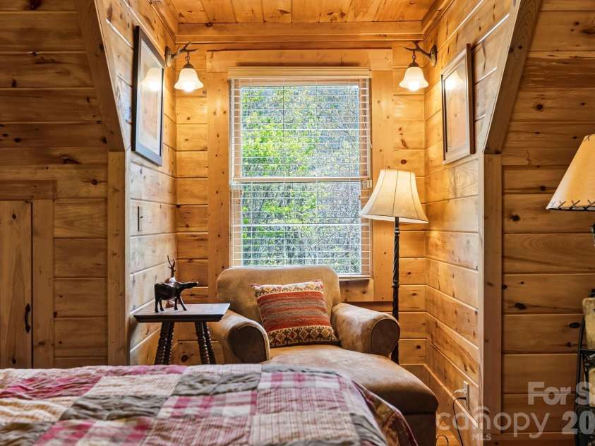 195 Justin Ridge, Clyde, NC 28721.  MLS# CAR4372962, YatesRealty ID 15293. 