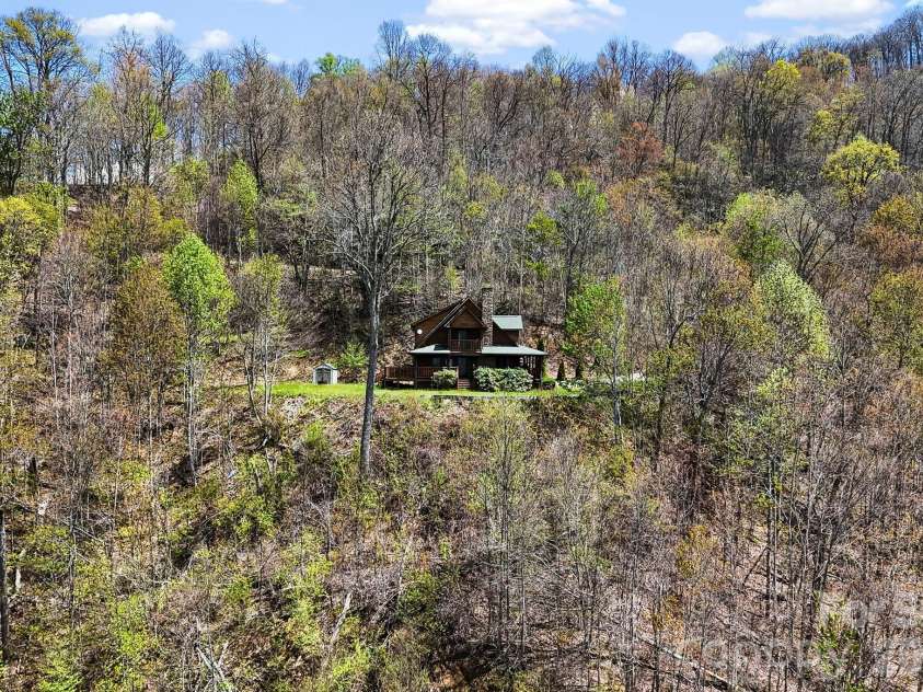 195 Justin Ridge, Clyde, NC 28721.  MLS# CAR4372962, YatesRealty ID 15293. 