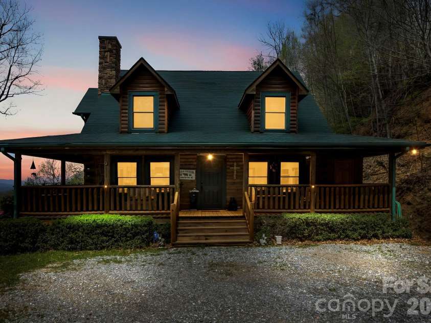 195 Justin Ridge, Clyde, NC 28721.  MLS# CAR4372962, YatesRealty ID 15293. 