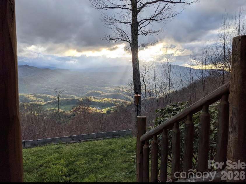 195 Justin Ridge, Clyde, NC 28721.  MLS# CAR4372962, YatesRealty ID 15293. 