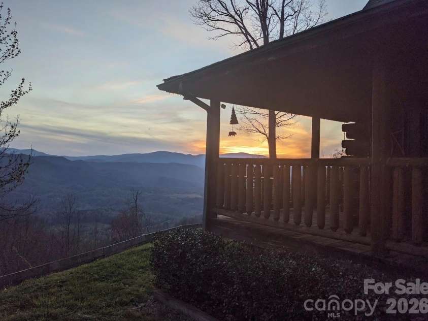 195 Justin Ridge, Clyde, NC 28721.  MLS# CAR4372962, YatesRealty ID 15293. 
