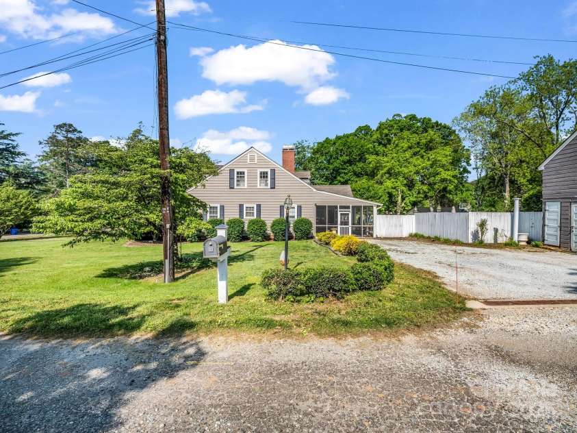 238 Mountain Street, Rutherfordton, NC 28139.  MLS# CAR4253975, YatesRealty ID 15293. 