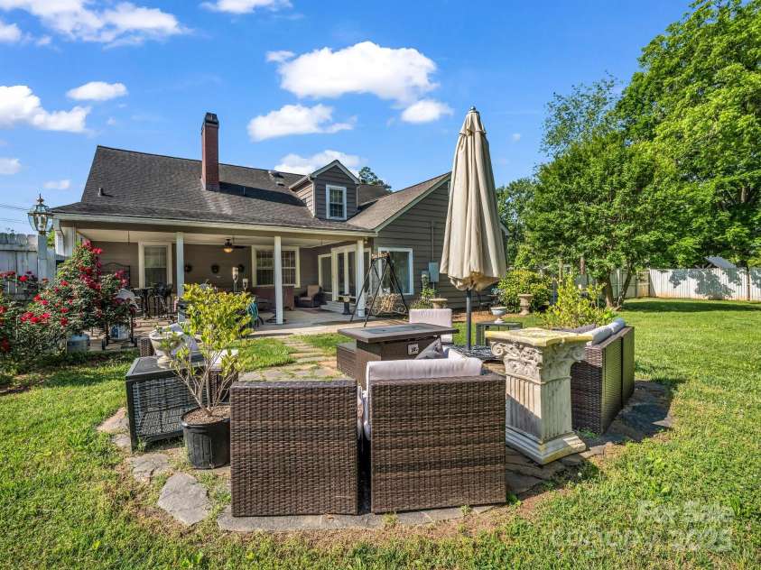 238 Mountain Street, Rutherfordton, NC 28139.  MLS# CAR4253975, YatesRealty ID 15293. 