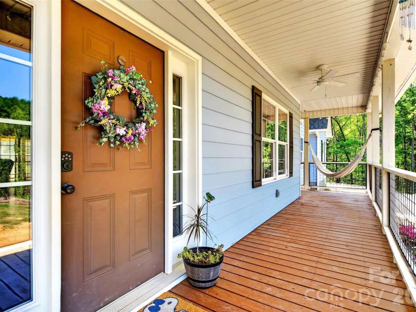 50 Glass Falls Trail, Black Mountain, NC 28711.  MLS# CAR4374383, YatesRealty ID 15294. 