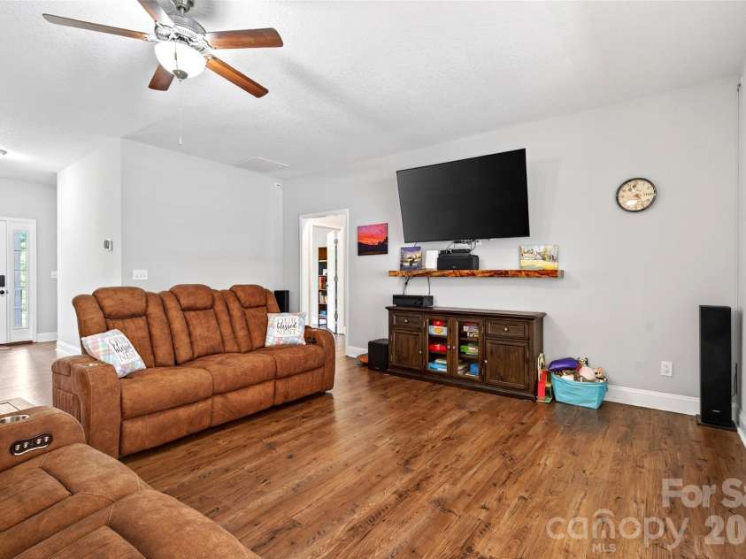 50 Glass Falls Trail, Black Mountain, NC 28711.  MLS# CAR4374383, YatesRealty ID 15294. 