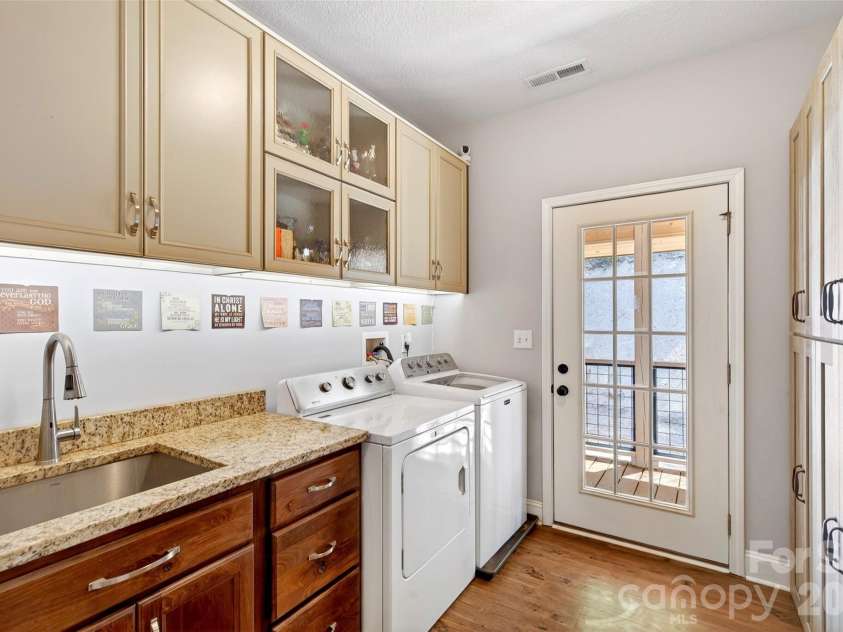 50 Glass Falls Trail, Black Mountain, NC 28711.  MLS# CAR4374383, YatesRealty ID 15294. 