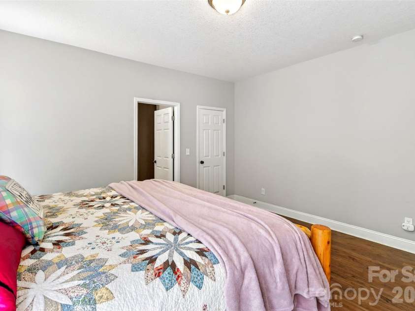 50 Glass Falls Trail, Black Mountain, NC 28711.  MLS# CAR4374383, YatesRealty ID 15294. 