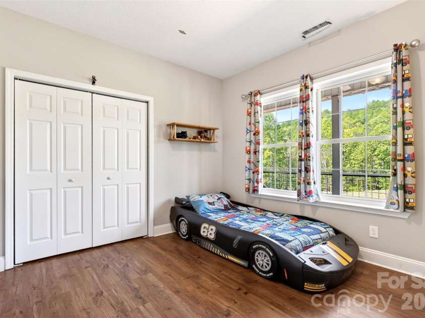 50 Glass Falls Trail, Black Mountain, NC 28711.  MLS# CAR4374383, YatesRealty ID 15294. 