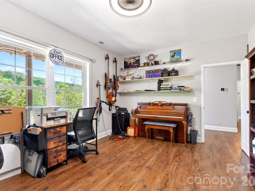 50 Glass Falls Trail, Black Mountain, NC 28711.  MLS# CAR4374383, YatesRealty ID 15294. 