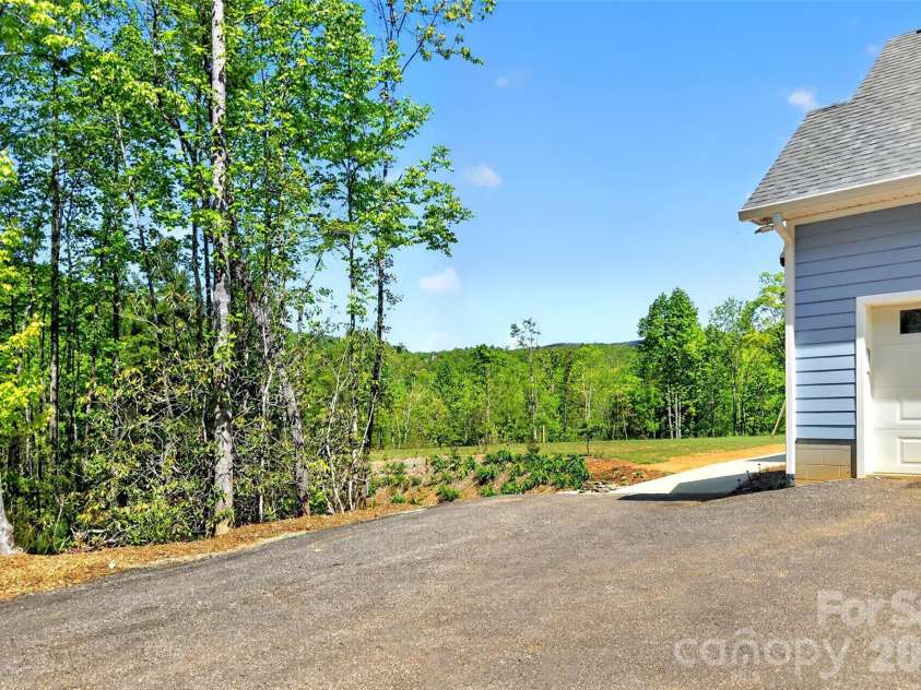 50 Glass Falls Trail, Black Mountain, NC 28711.  MLS# CAR4374383, YatesRealty ID 15294. 