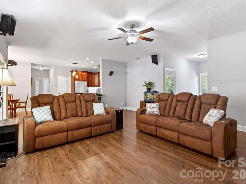 50 Glass Falls Trail, Black Mountain, NC 28711.  MLS# CAR4374383, YatesRealty ID 15294. Nice bright open floor plan