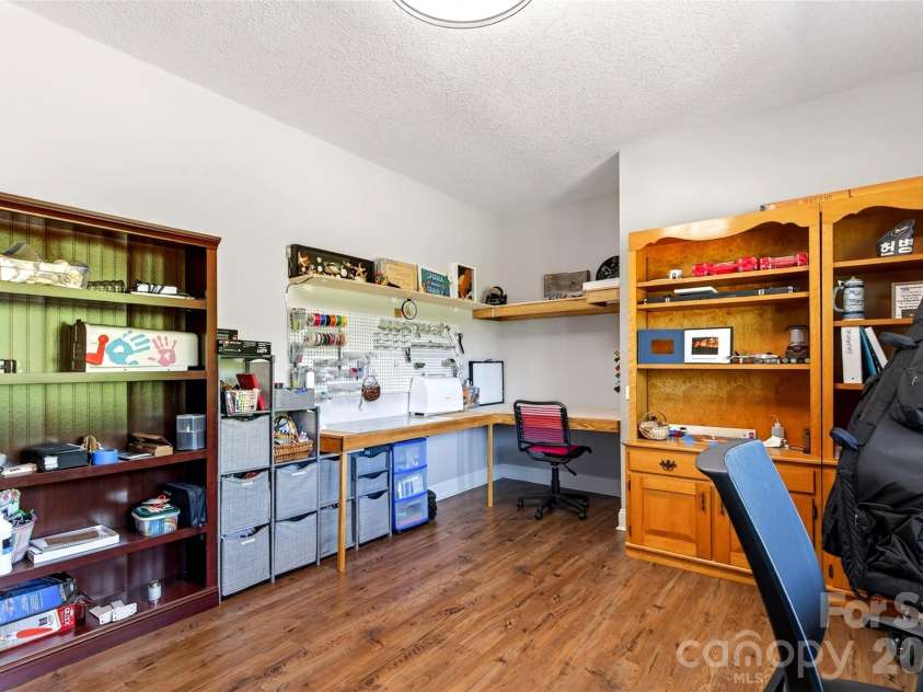 50 Glass Falls Trail, Black Mountain, NC 28711.  MLS# CAR4374383, YatesRealty ID 15294. Office/flex space