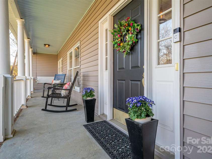 107 Doris Court, Lincolnton, NC 28092.  MLS# CAR4228422, YatesRealty ID 15295. 