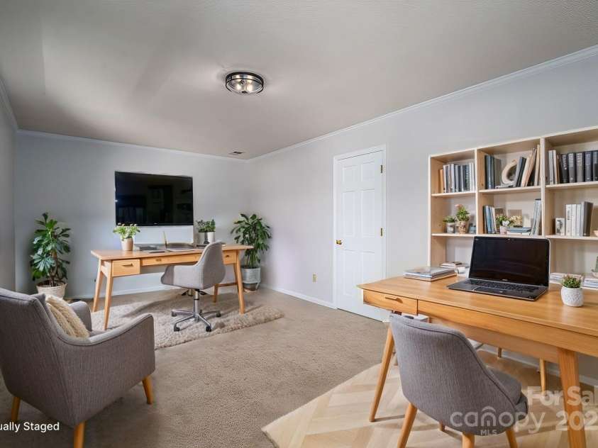 107 Doris Court, Lincolnton, NC 28092.  MLS# CAR4228422, YatesRealty ID 15295. 