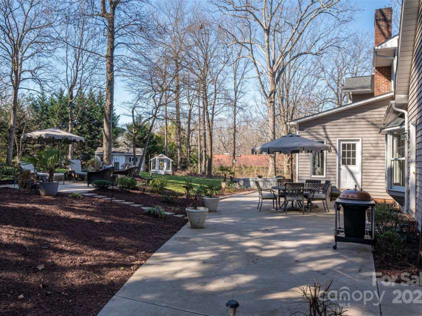 107 Doris Court, Lincolnton, NC 28092.  MLS# CAR4228422, YatesRealty ID 15295. 