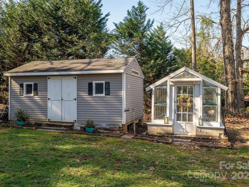 107 Doris Court, Lincolnton, NC 28092.  MLS# CAR4228422, YatesRealty ID 15295. 