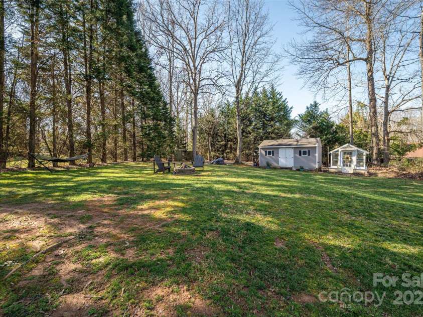 107 Doris Court, Lincolnton, NC 28092.  MLS# CAR4228422, YatesRealty ID 15295. 
