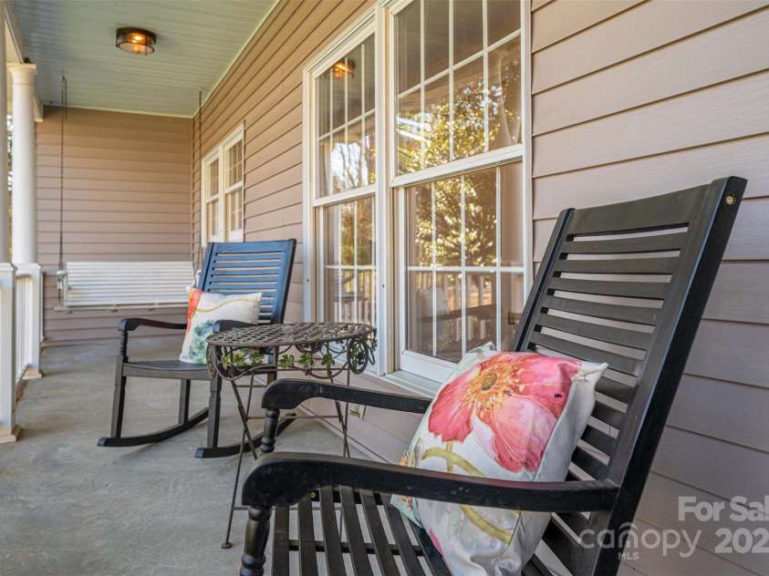 107 Doris Court, Lincolnton, NC 28092.  MLS# CAR4228422, YatesRealty ID 15295. 