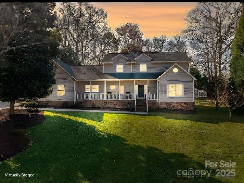 107 Doris Court, Lincolnton, NC 28092.  MLS# CAR4228422, YatesRealty ID 15295. 