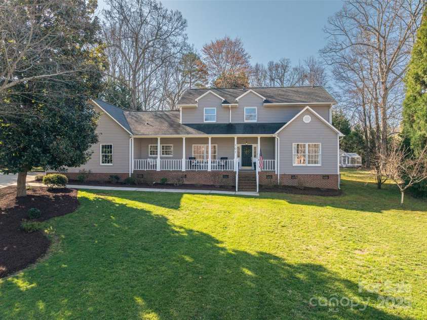 107 Doris Court, Lincolnton, NC 28092.  MLS# CAR4228422, YatesRealty ID 15295. 