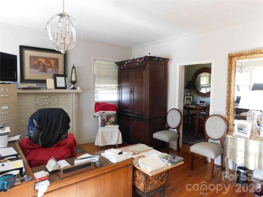 221 Charlotte Avenue, Rock Hill, SC 29730.  MLS# CAR4374410, YatesRealty ID 15295. 