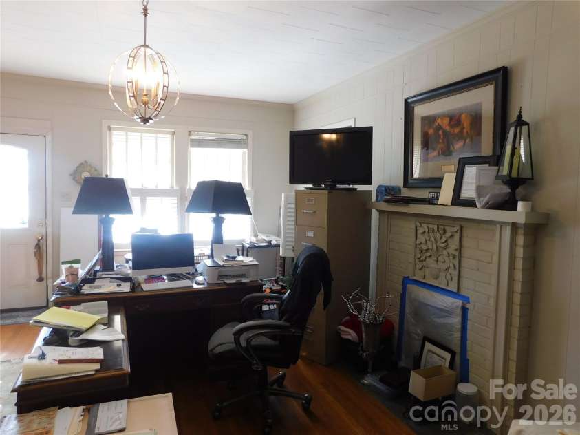 221 Charlotte Avenue, Rock Hill, SC 29730.  MLS# CAR4374410, YatesRealty ID 15295. 