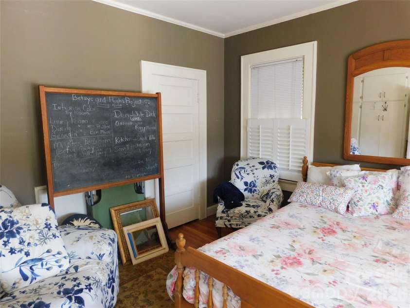 221 Charlotte Avenue, Rock Hill, SC 29730.  MLS# CAR4374410, YatesRealty ID 15295. 