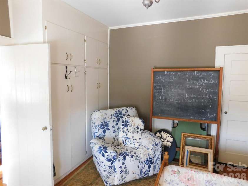 221 Charlotte Avenue, Rock Hill, SC 29730.  MLS# CAR4374410, YatesRealty ID 15295. 