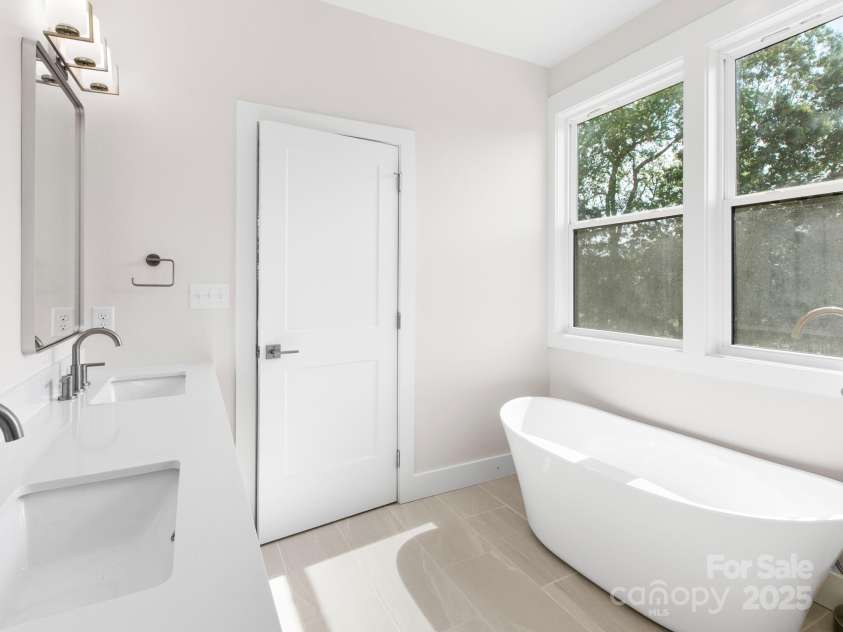 1040 Morlin Acres Drive, Marshall, NC 28753.  MLS# CAR4258785, YatesRealty ID 15296. 