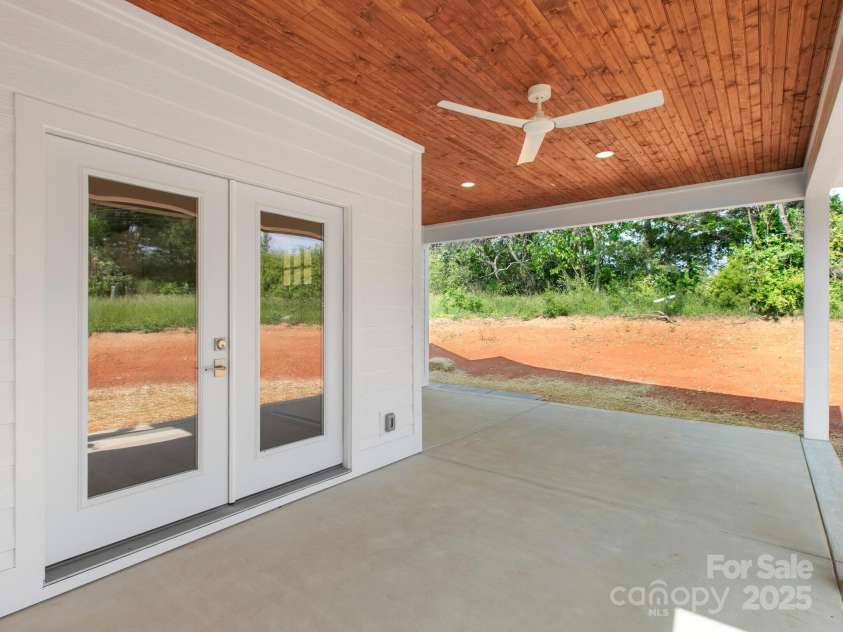 1040 Morlin Acres Drive, Marshall, NC 28753.  MLS# CAR4258785, YatesRealty ID 15296. 