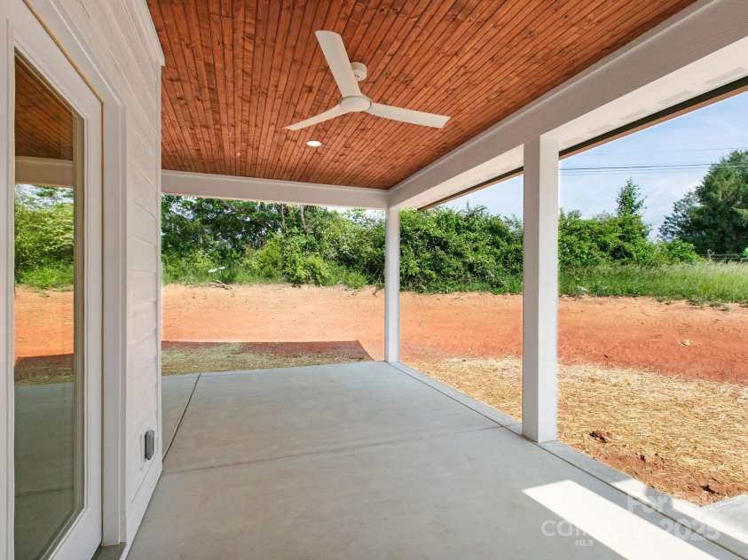 1040 Morlin Acres Drive, Marshall, NC 28753.  MLS# CAR4258785, YatesRealty ID 15296. 