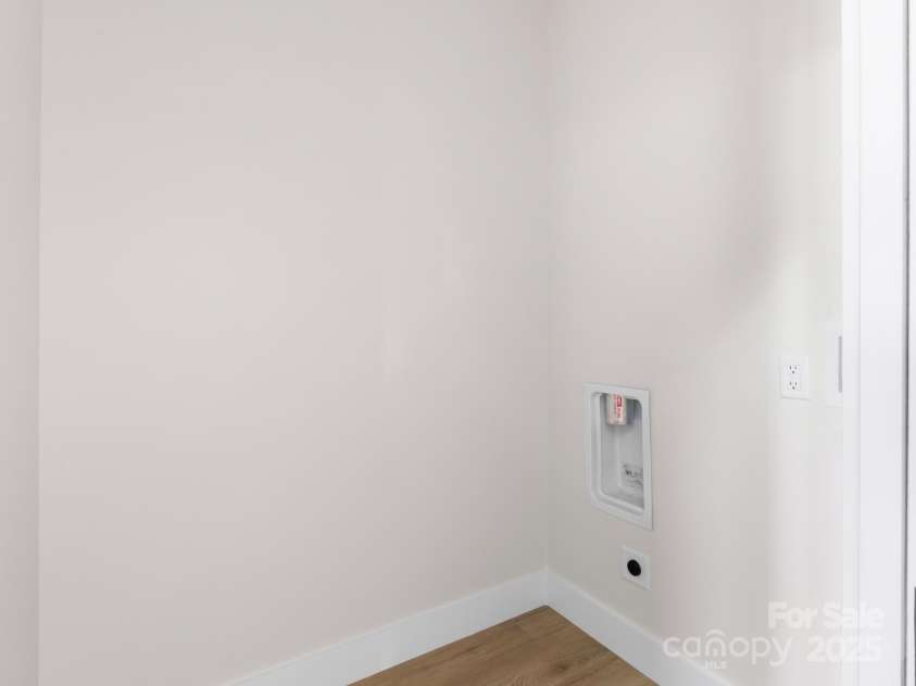 1040 Morlin Acres Drive, Marshall, NC 28753.  MLS# CAR4258785, YatesRealty ID 15296. Laundry Room