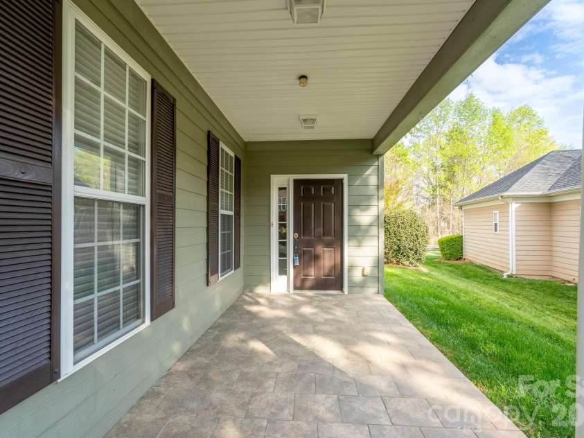 10030 Bishops Gate Boulevard, Pineville, NC 28134.  MLS# CAR4364694, YatesRealty ID 15298. 