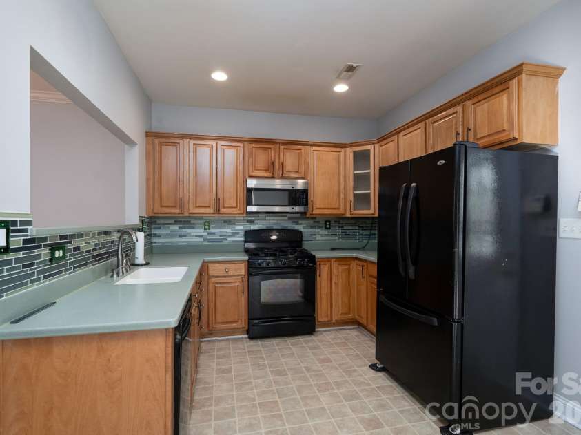 10030 Bishops Gate Boulevard, Pineville, NC 28134.  MLS# CAR4364694, YatesRealty ID 15298. 