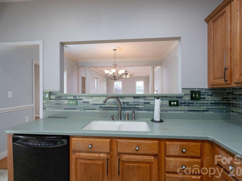 10030 Bishops Gate Boulevard, Pineville, NC 28134.  MLS# CAR4364694, YatesRealty ID 15298. 