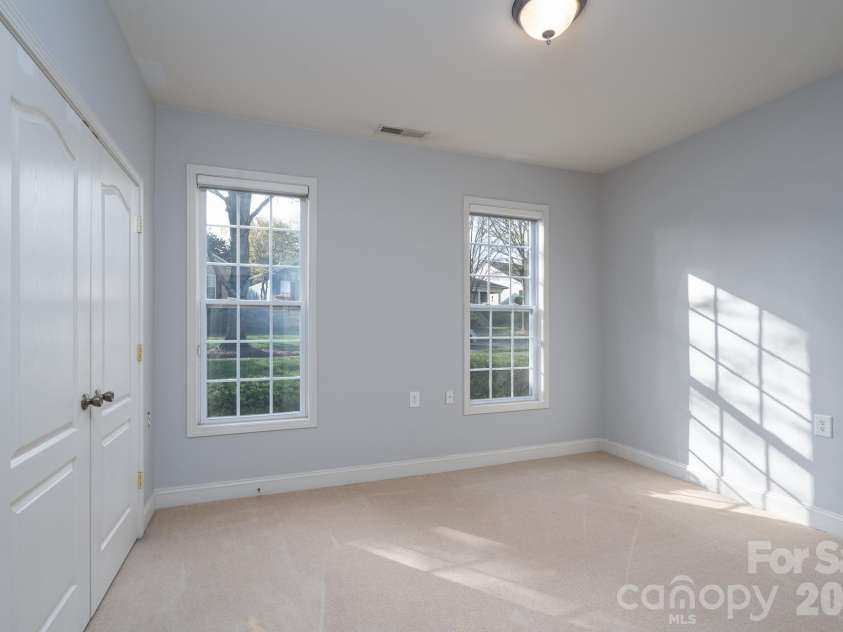 10030 Bishops Gate Boulevard, Pineville, NC 28134.  MLS# CAR4364694, YatesRealty ID 15298. 