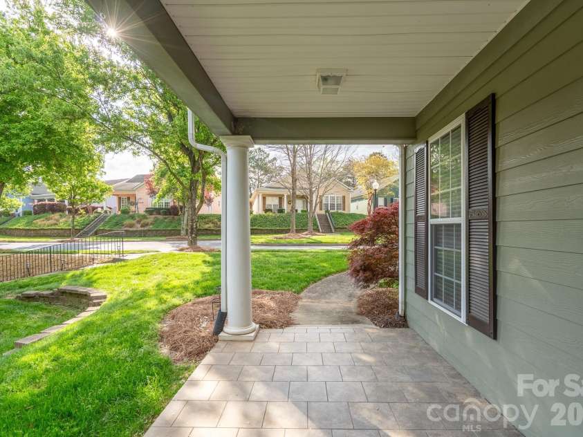 10030 Bishops Gate Boulevard, Pineville, NC 28134.  MLS# CAR4364694, YatesRealty ID 15298. 