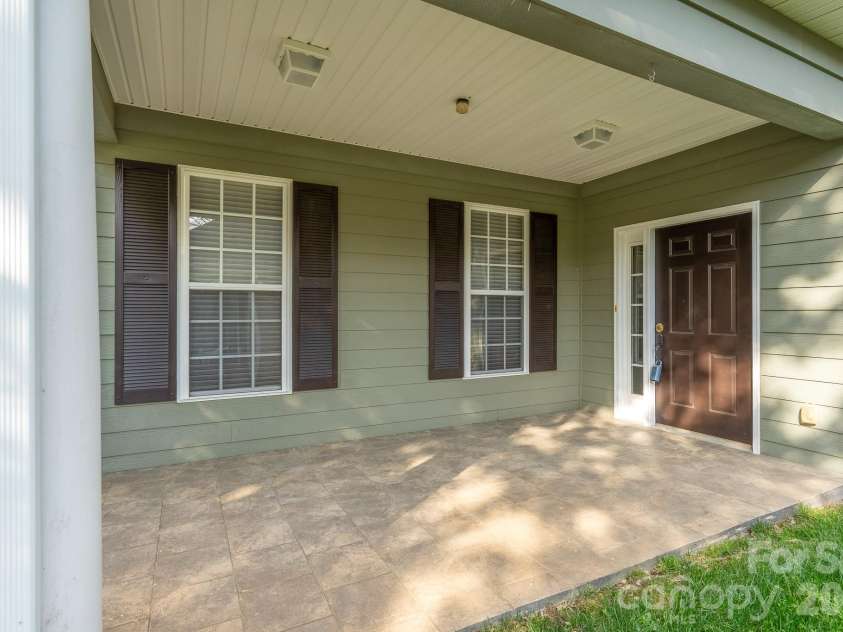 10030 Bishops Gate Boulevard, Pineville, NC 28134.  MLS# CAR4364694, YatesRealty ID 15298. 
