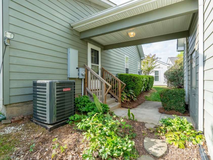 10030 Bishops Gate Boulevard, Pineville, NC 28134.  MLS# CAR4364694, YatesRealty ID 15298. 