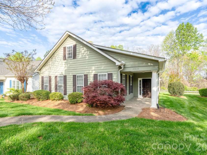 10030 Bishops Gate Boulevard, Pineville, NC 28134.  MLS# CAR4364694, YatesRealty ID 15298. 