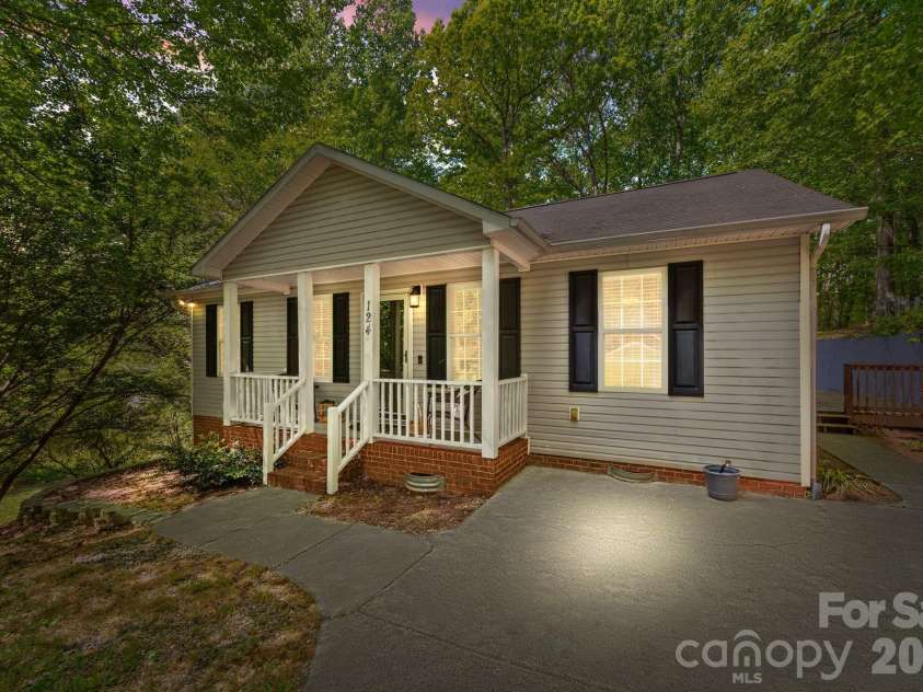 124 Stately Pines Drive, Troutman, NC 28166.  MLS# CAR4370246, YatesRealty ID 15299. 