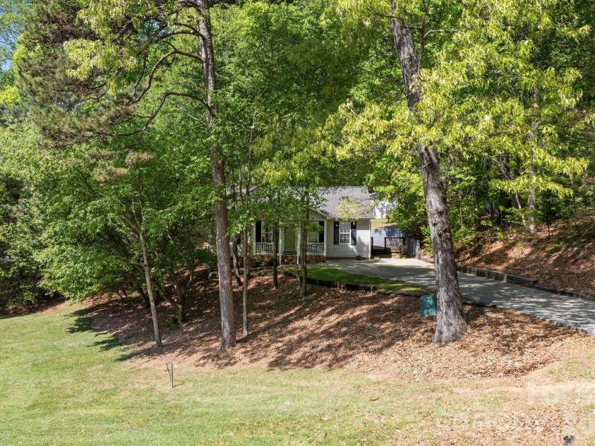 124 Stately Pines Drive, Troutman, NC 28166.  MLS# CAR4370246, YatesRealty ID 15299. 