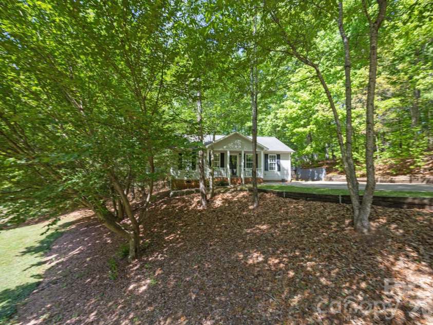 124 Stately Pines Drive, Troutman, NC 28166.  MLS# CAR4370246, YatesRealty ID 15299. 